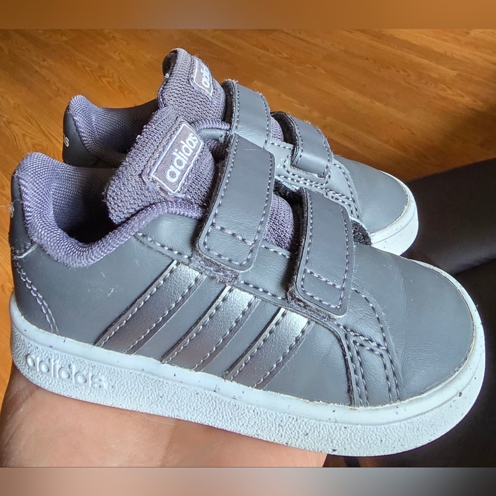 Sz 5.5 Toddler Kids ADIDAS VS PACE 2.0 Grey Leather Two Straps Casual Shoes - Picture 3 of 8